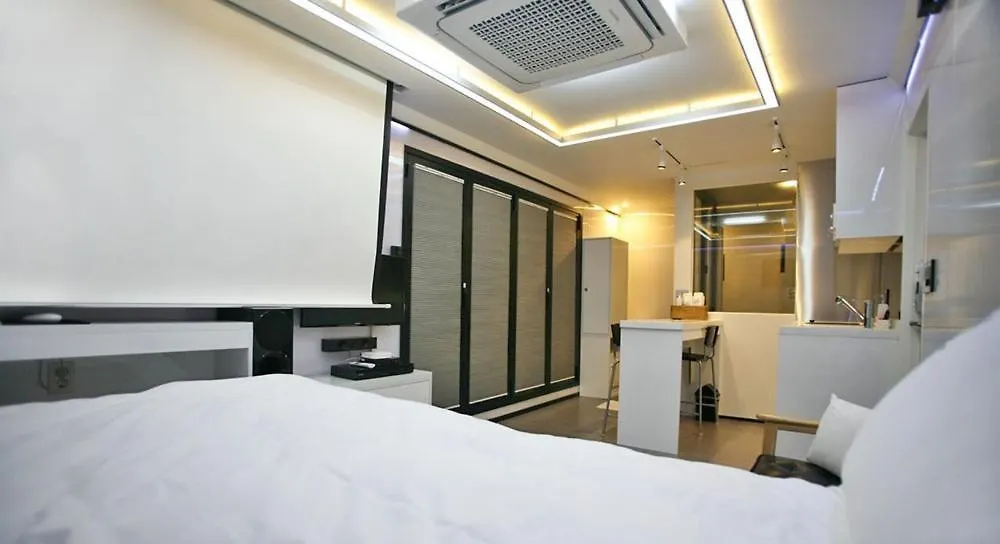 Ongjin Pajama Blues Hotel Incheon 4*,