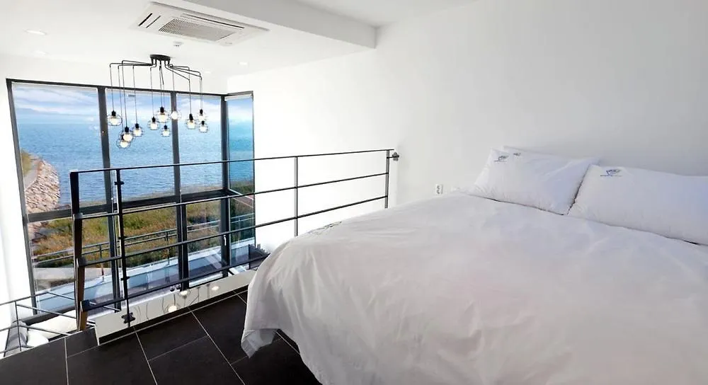 Ongjin Pajama Blues Hotel Incheon Korsel